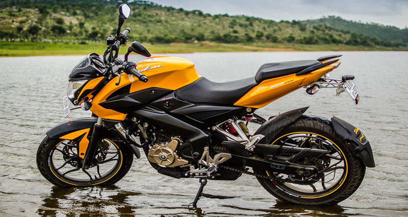 केवल हजार रूपए में कराइए Bajaj Pulsar 200NS की बुकिंग