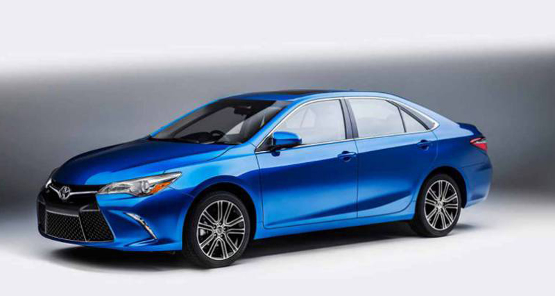 देश में लाॅन्च हुई 2017-Toyota Camry Hybrid