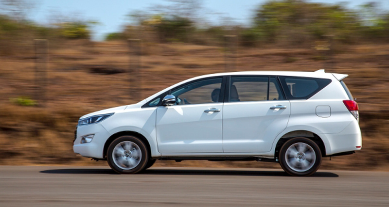 Toyota Innova Crysta की बुकिंग 30,000 पार, वेटिंग पीरियड 3 महीने पहुंचा